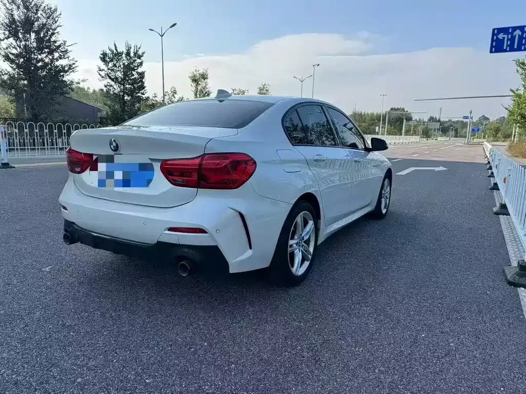 BMW 1 Series 2021 из CN, фото 3