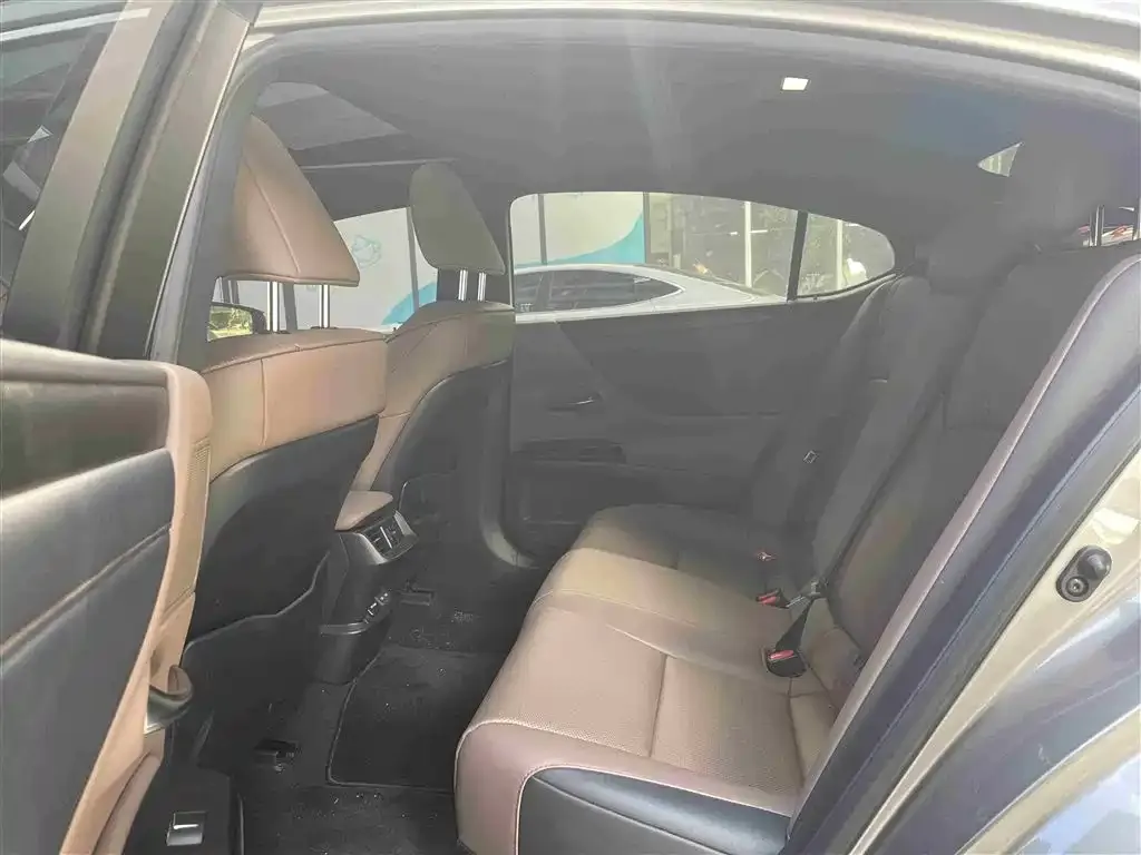 Lexus ES 2024 из CN, фото 8