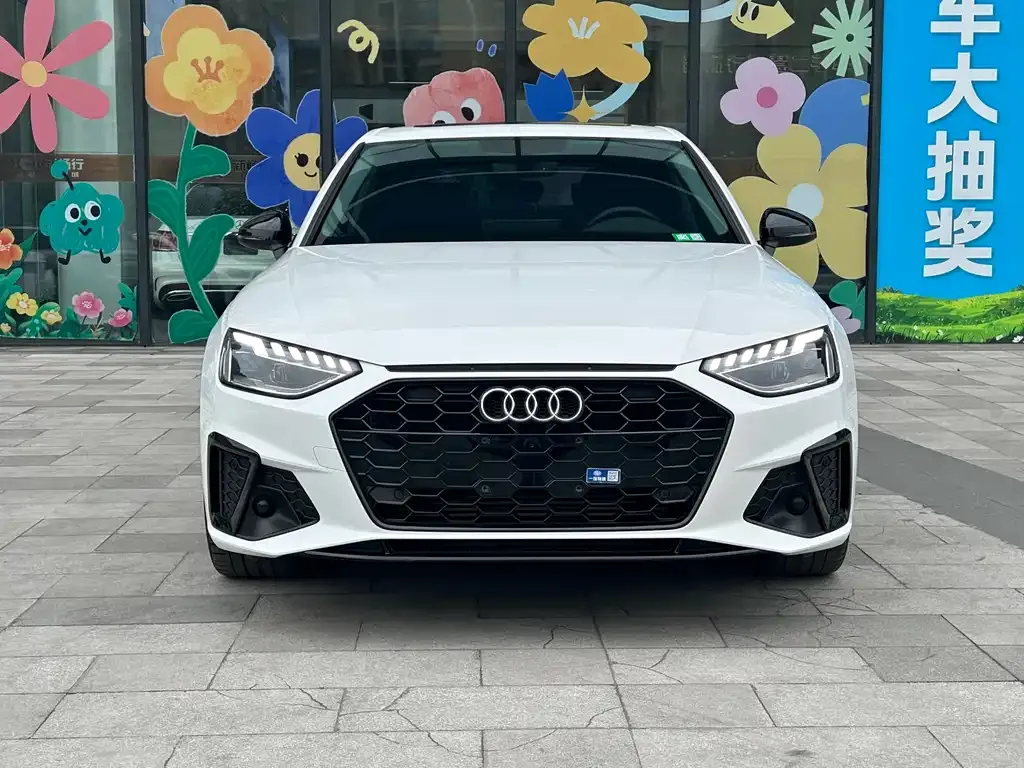 Audi A4L 2022 из CN, фото 2