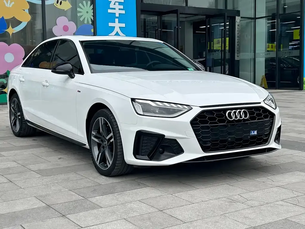 Audi A4L 2022 из CN, фото 3