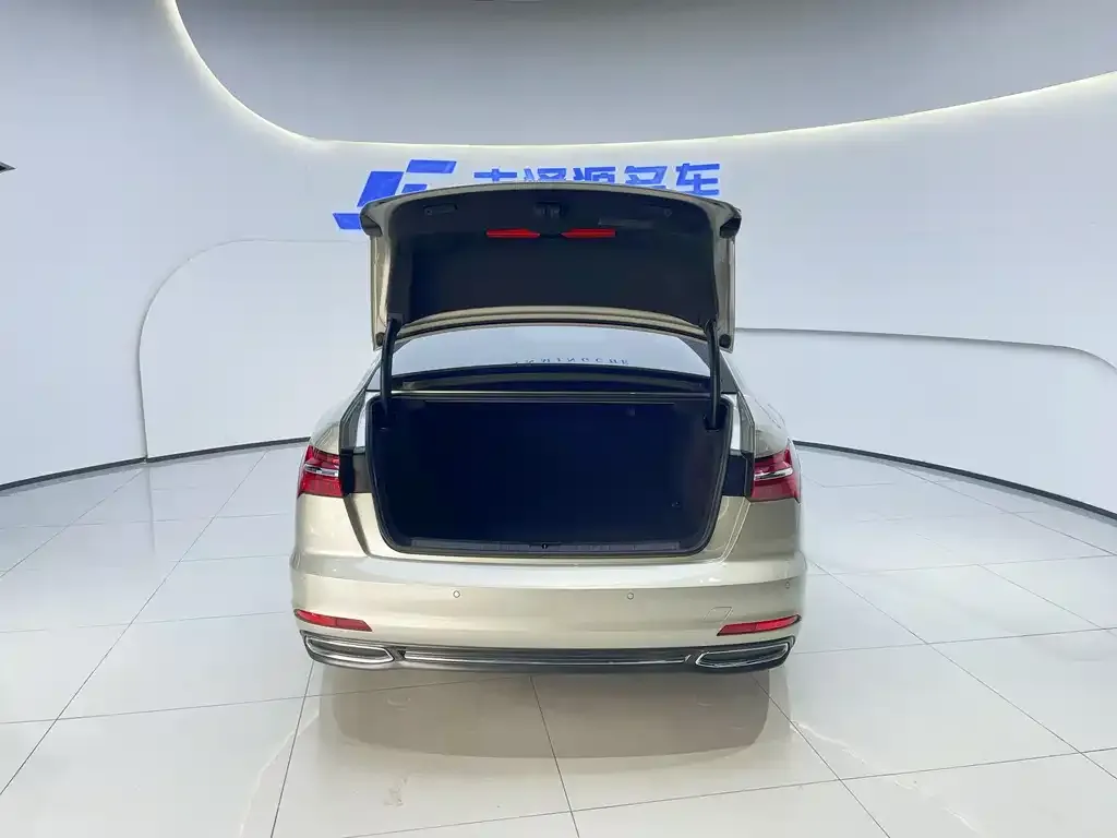 Audi A6L 2021 из CN, фото 6