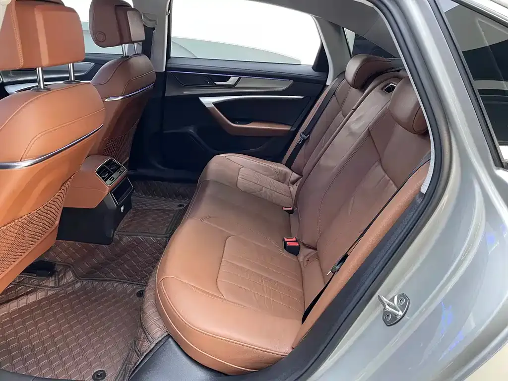 Audi A6L 2021 из CN, фото 8