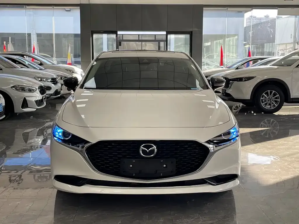 Mazda 3 Axela 2022 из CN, фото 2
