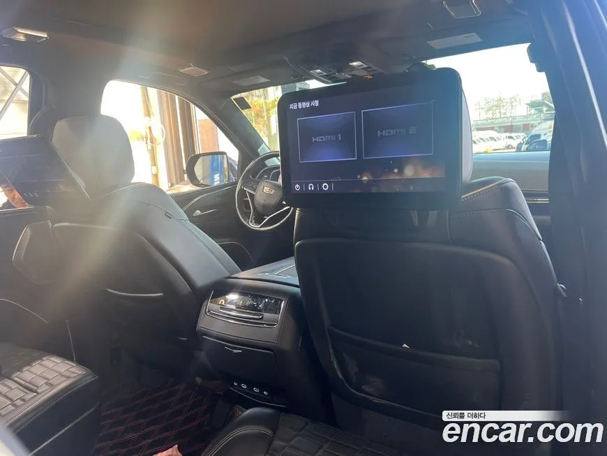 Cadillac Escalade 2022 из KR, фото 3
