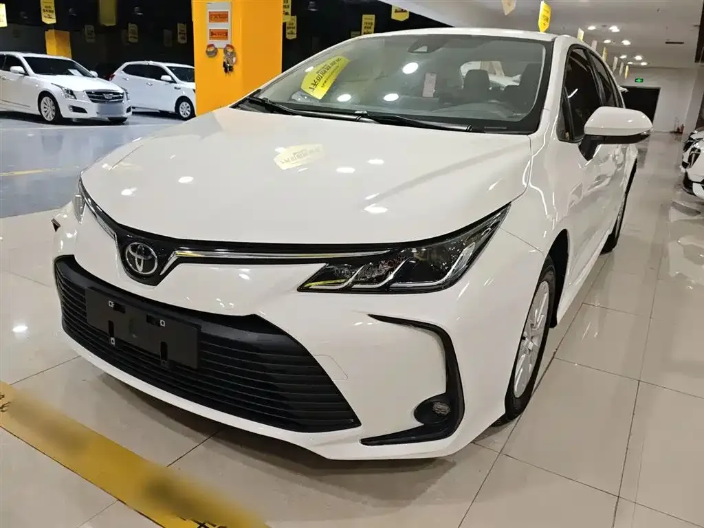 Toyota Corolla 2024 из CN, фото 1