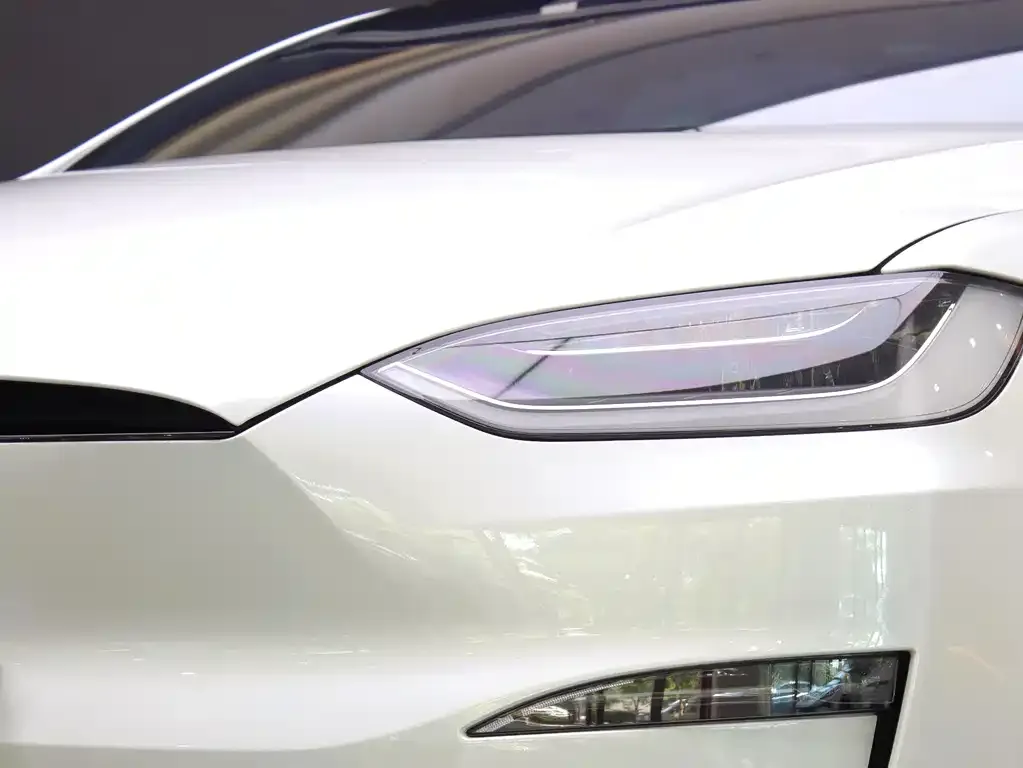Tesla Model X — фото 5