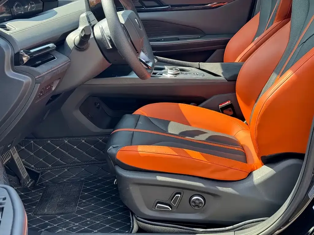 Changan UNI-V 2024 из CN, фото 6