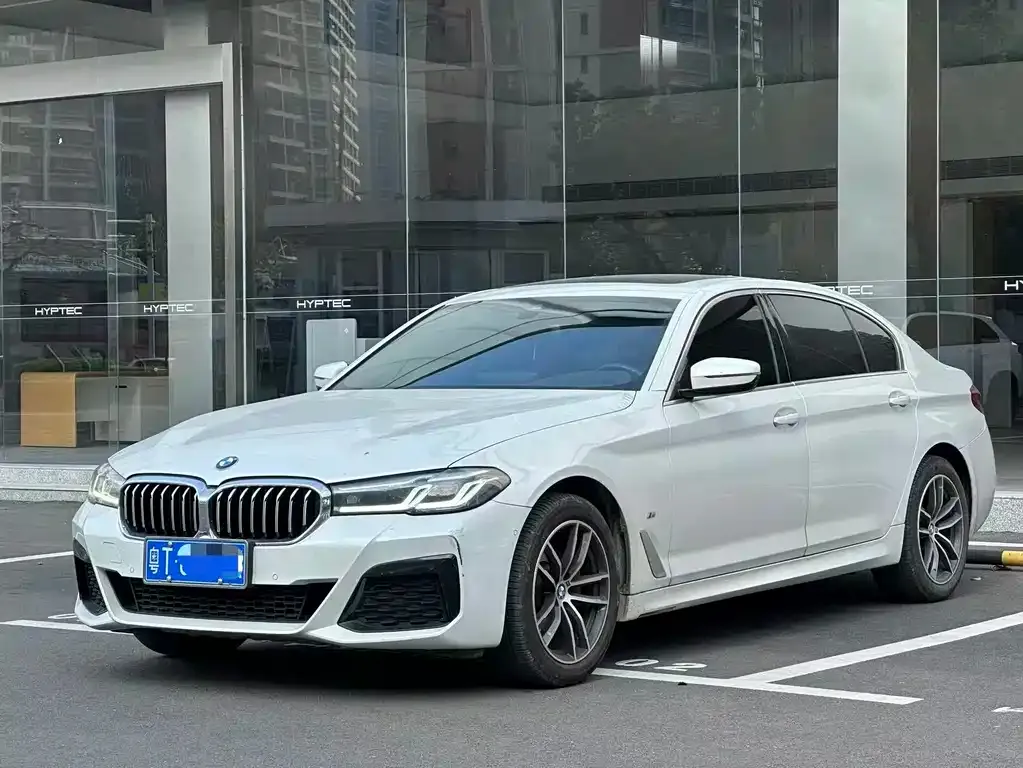 BMW 5 Series — фото 1