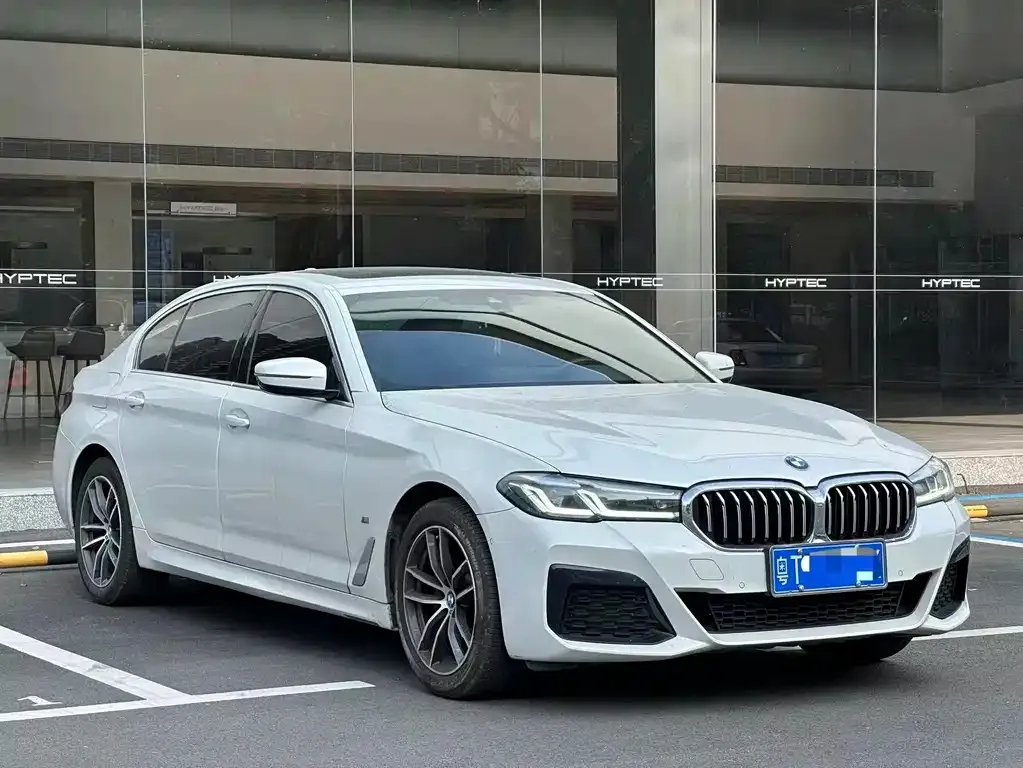 BMW 5 Series — фото 5