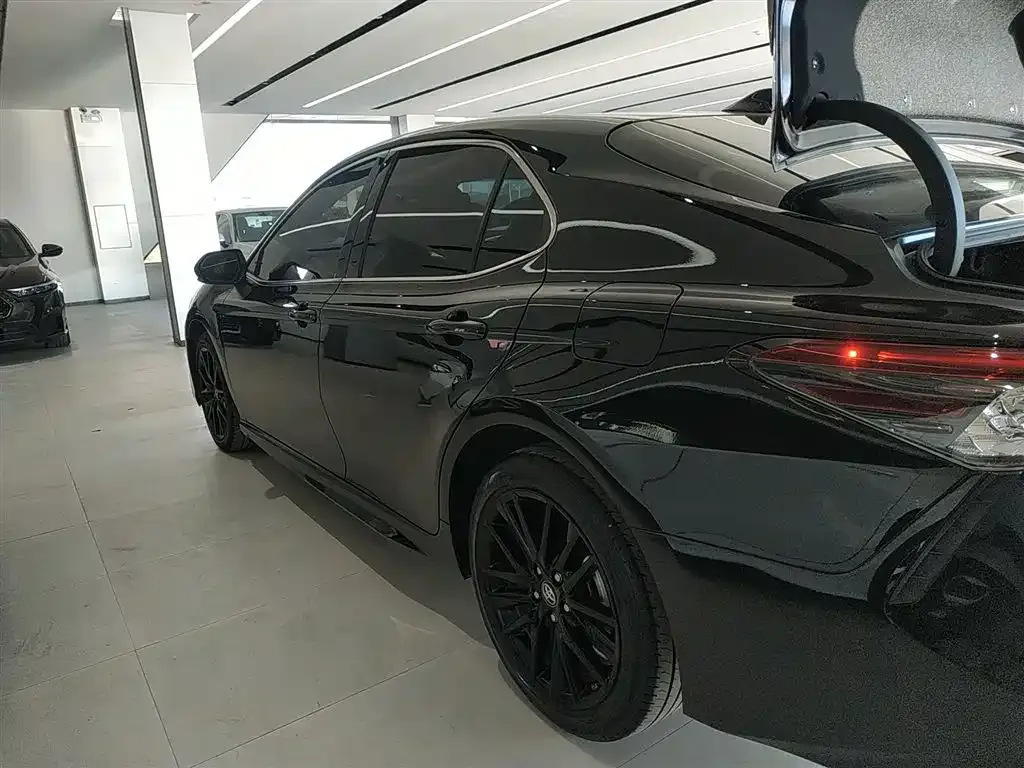 Toyota Camry 2022 из CN, фото 5