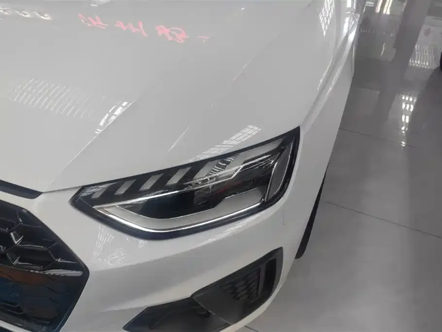 Audi A4L 2022 из CN, фото 5