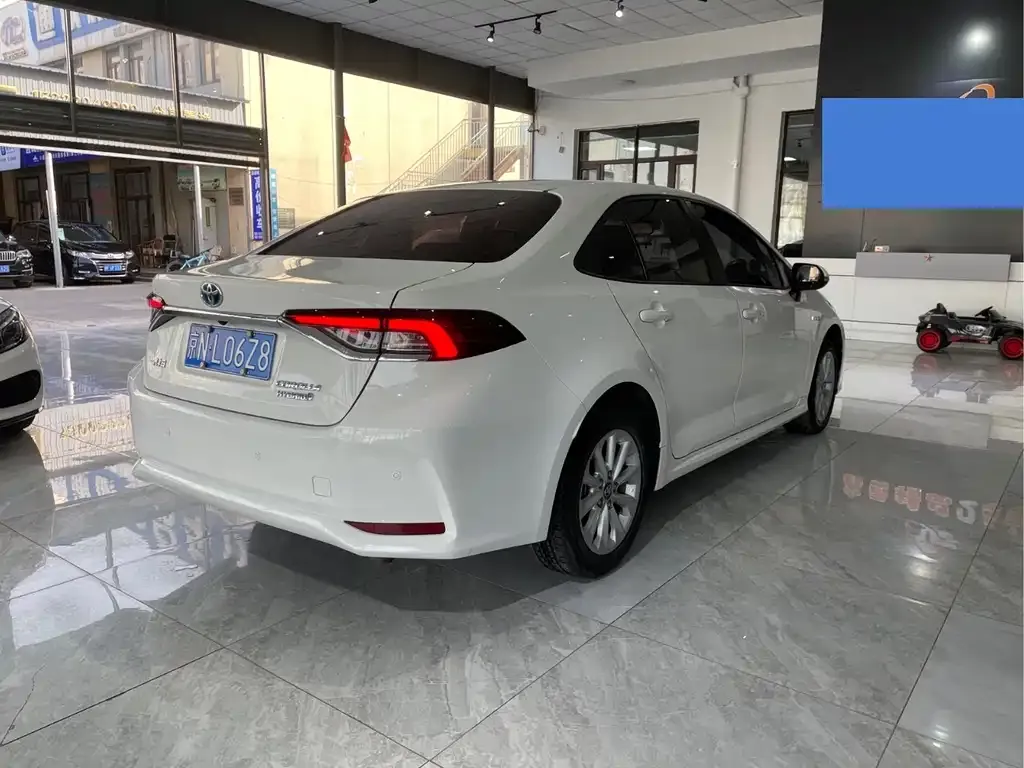 Toyota Corolla 2021 из CN, фото 9