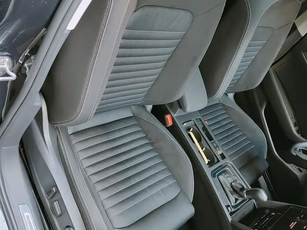 Volkswagen Magotan 2022 из CN, фото 4