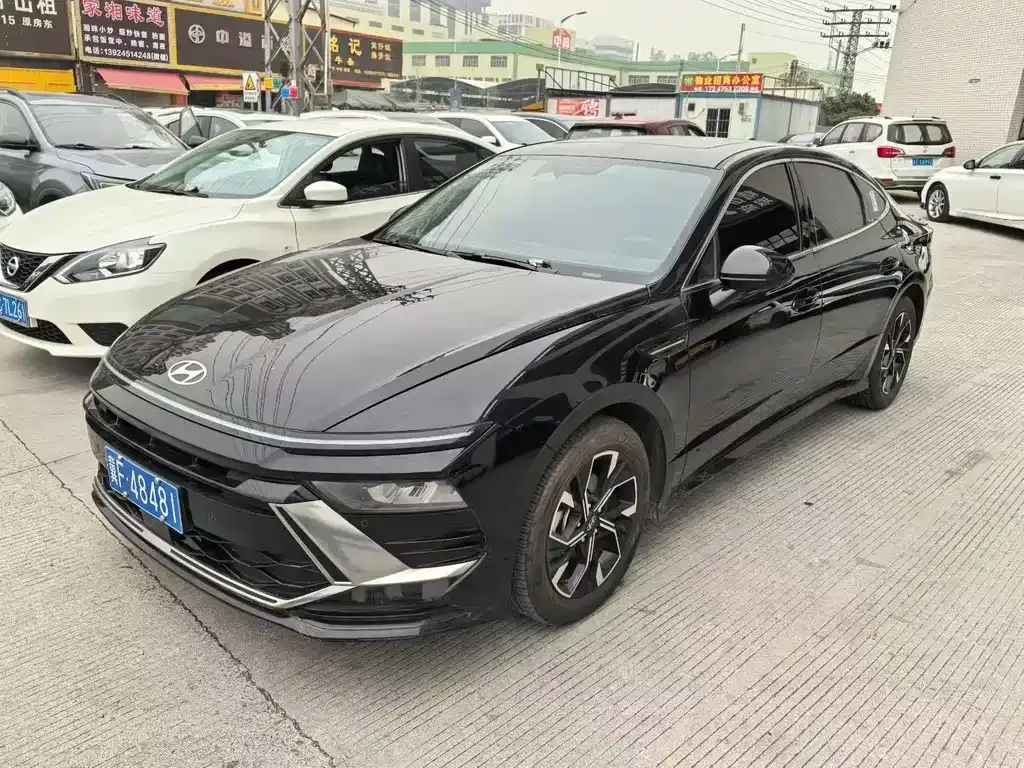 Hyundai Sonata — фото 1