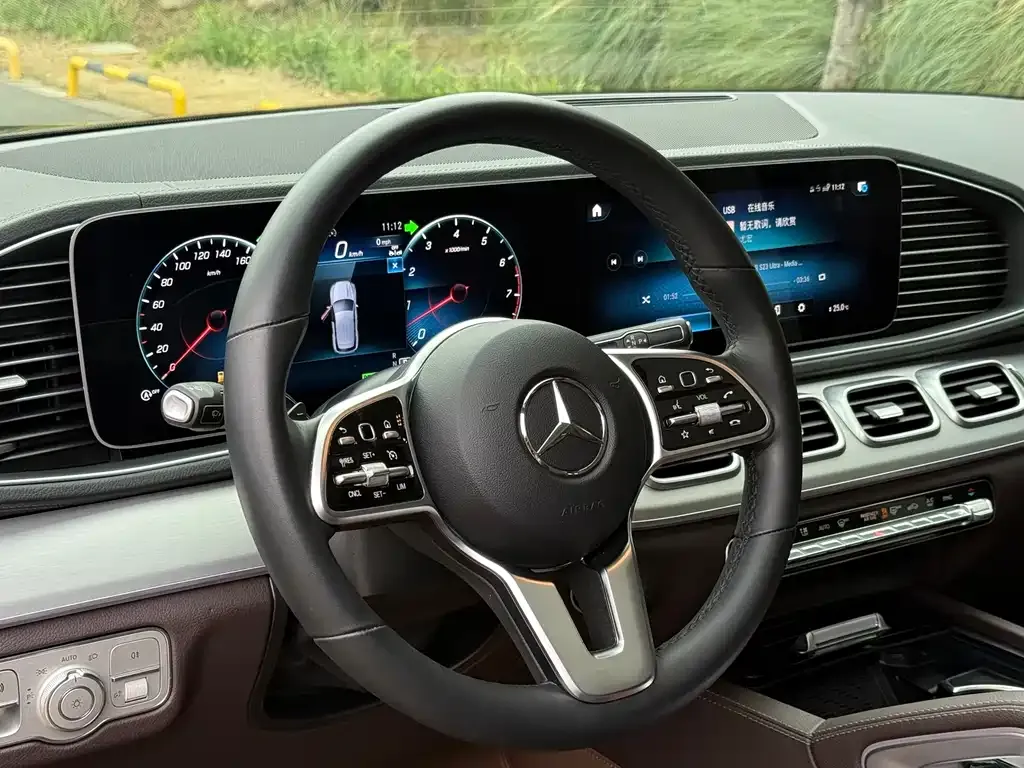 Mercedes-Benz GLE — фото 6