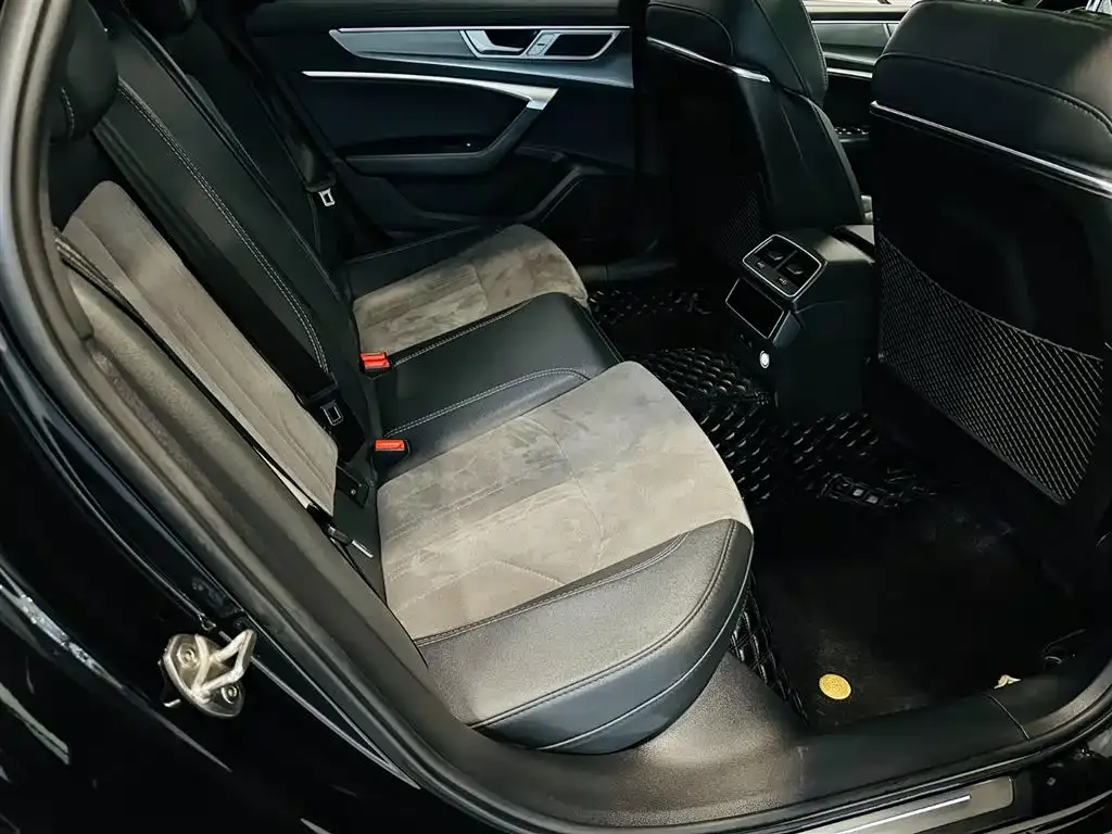 Audi A6L 2023 из CN, фото 8