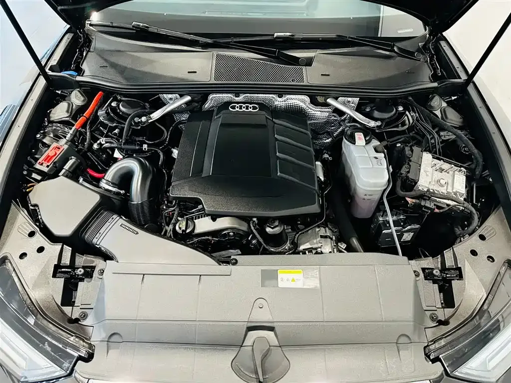 Audi A6L 2023 из CN, фото 9