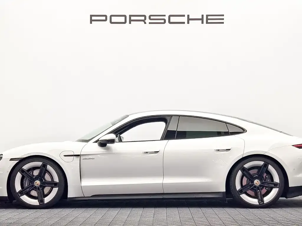 Porsche Taycan — фото 5