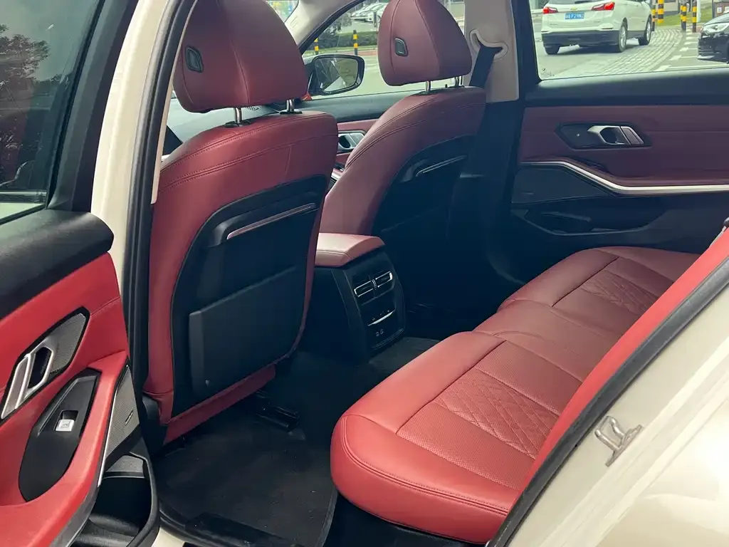 BMW 3 Series 2022 из CN, фото 10