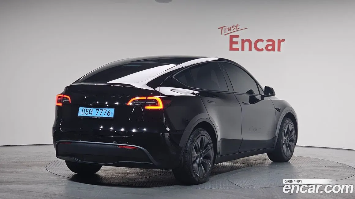 Tesla Model Y 2024 из KR, фото 2