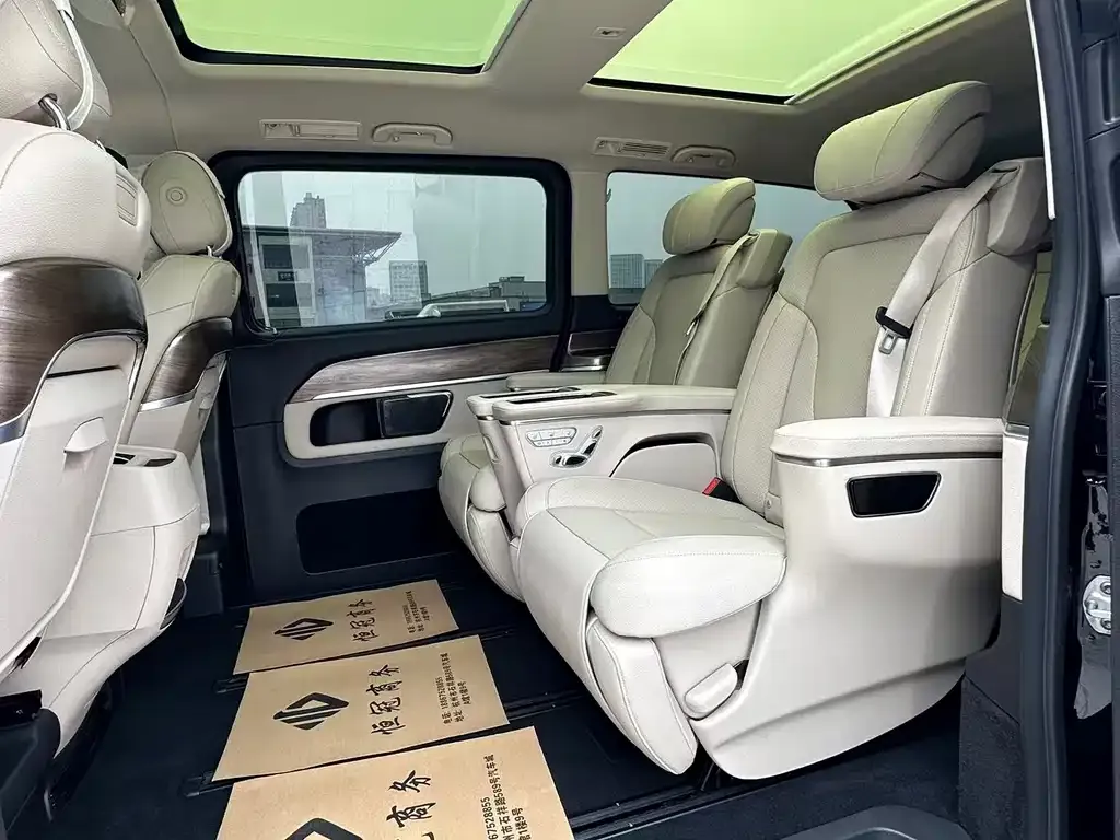 Mercedes-Benz V-Class 2022 из CN, фото 10