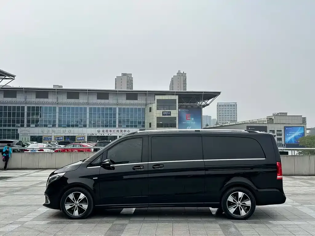 Mercedes-Benz V-Class 2022 из CN, фото 5