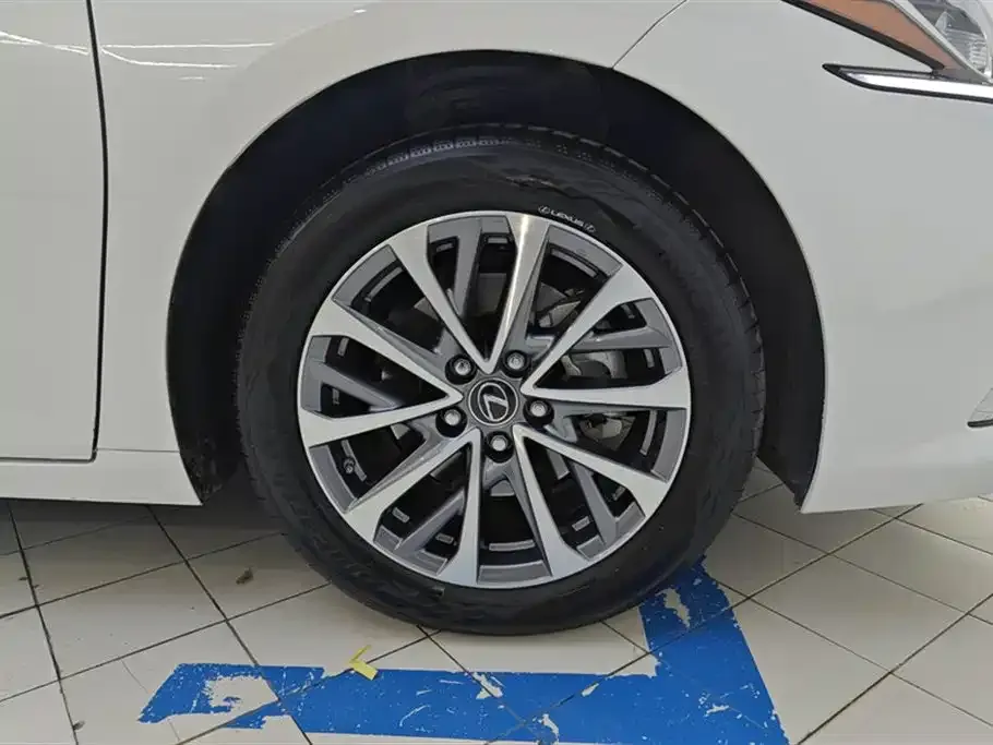 Lexus ES 2024 из CN, фото 6