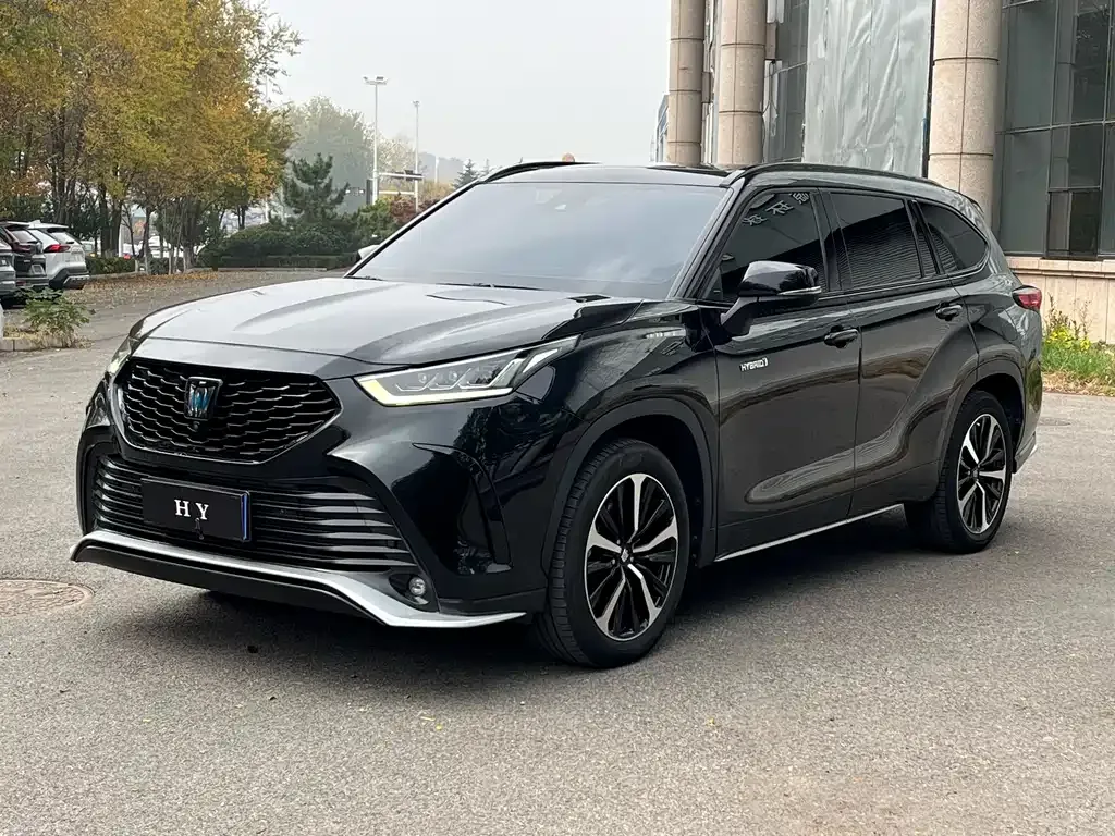 Toyota Crown Kluger 2022 из CN, фото 1
