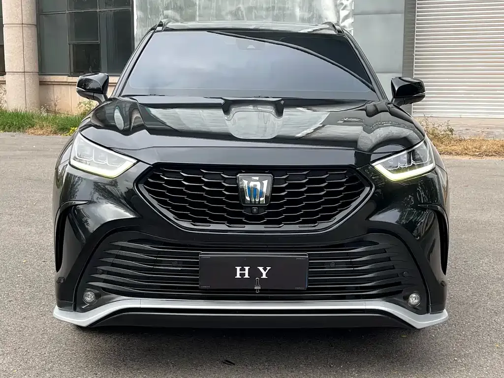 Toyota Crown Kluger 2022 из CN, фото 2