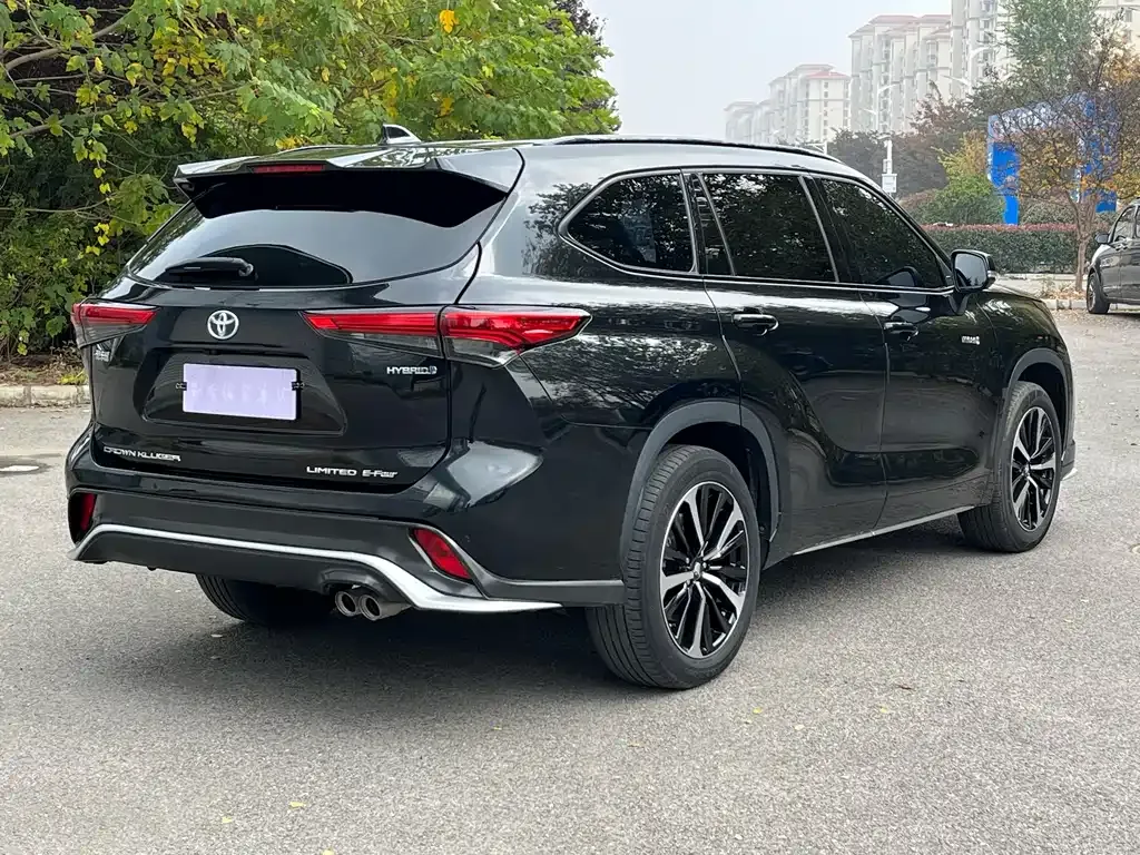 Toyota Crown Kluger 2022 из CN, фото 6