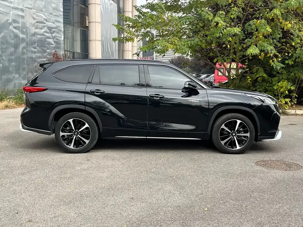 Toyota Crown Kluger 2022 из CN, фото 7