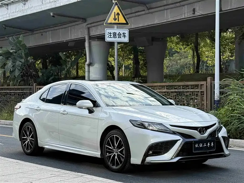 Toyota Camry 2022 из CN, фото 10