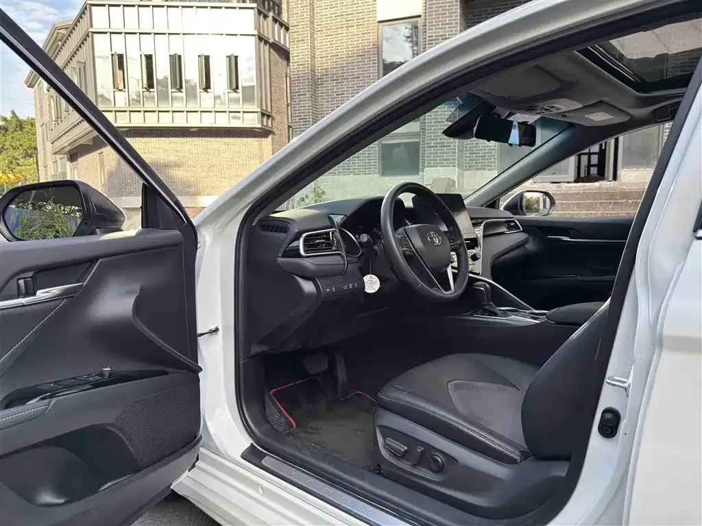 Toyota Camry 2022 из CN, фото 5