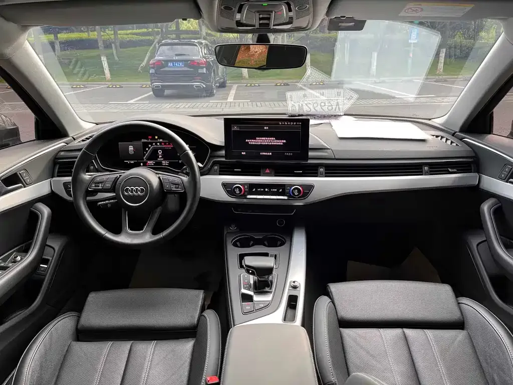 Audi A4L 2022 из CN, фото 4