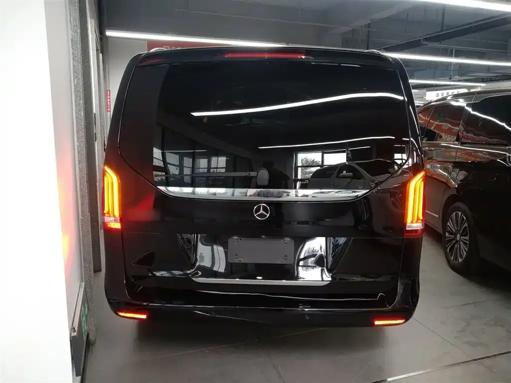 Mercedes-Benz V-Class 2022 из CN, фото 6