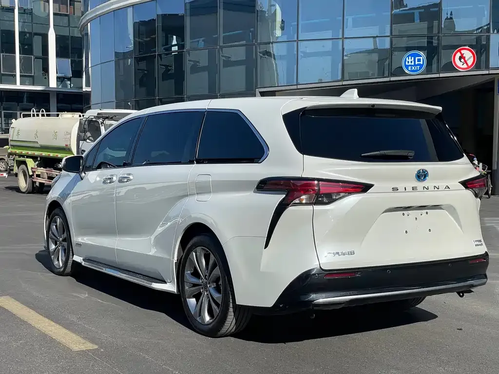 Toyota Sienna 2023 из CN, фото 6