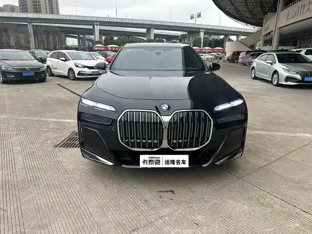BMW 7 Series 2024 из CN, фото 2