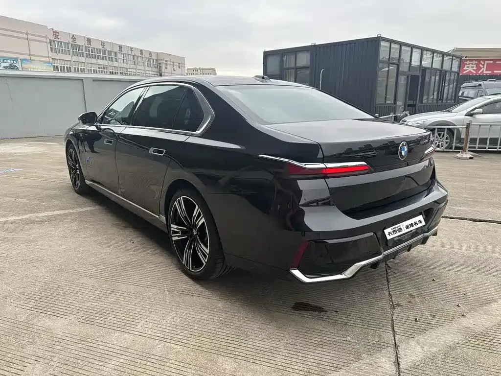 BMW 7 Series 2024 из CN, фото 4