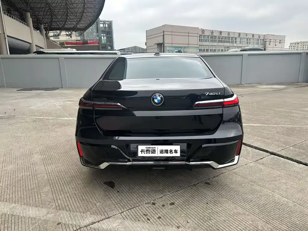 BMW 7 Series 2024 из CN, фото 7