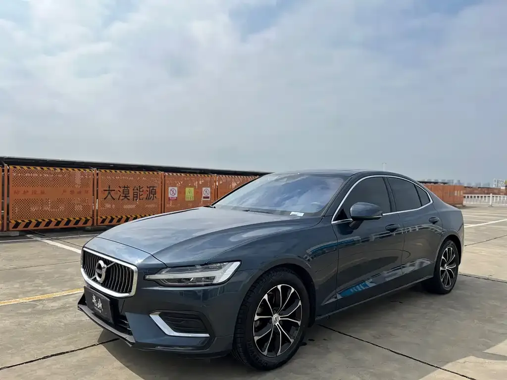 Volvo S60 2021 из CN, фото 1