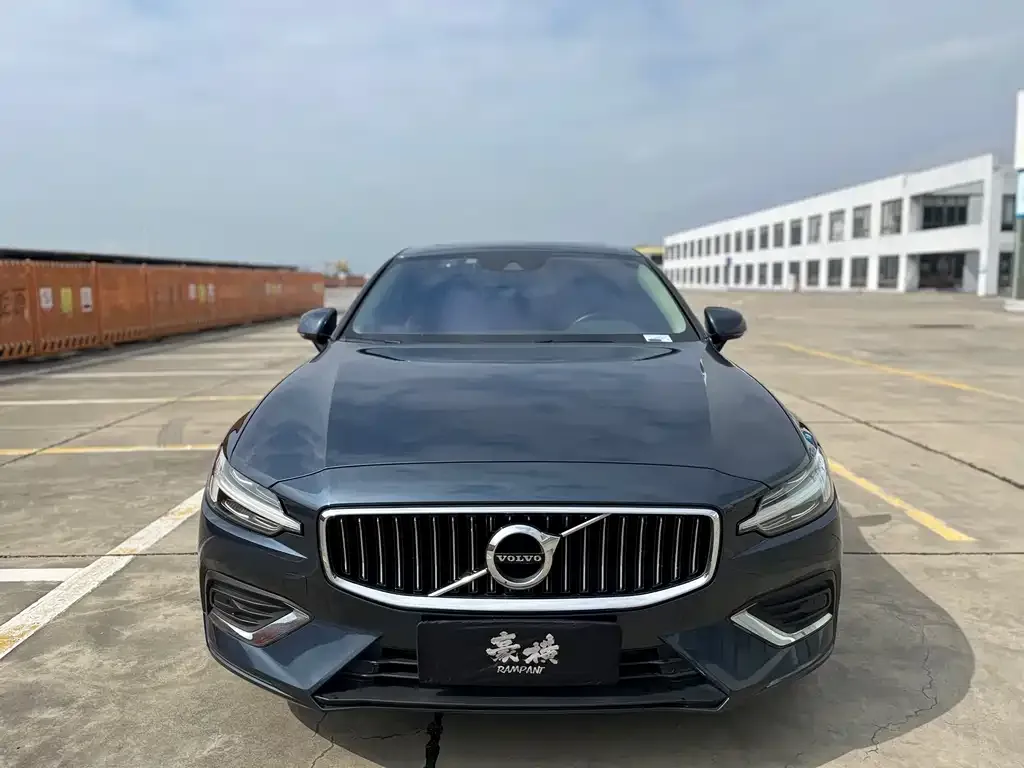 Volvo S60 2021 из CN, фото 2