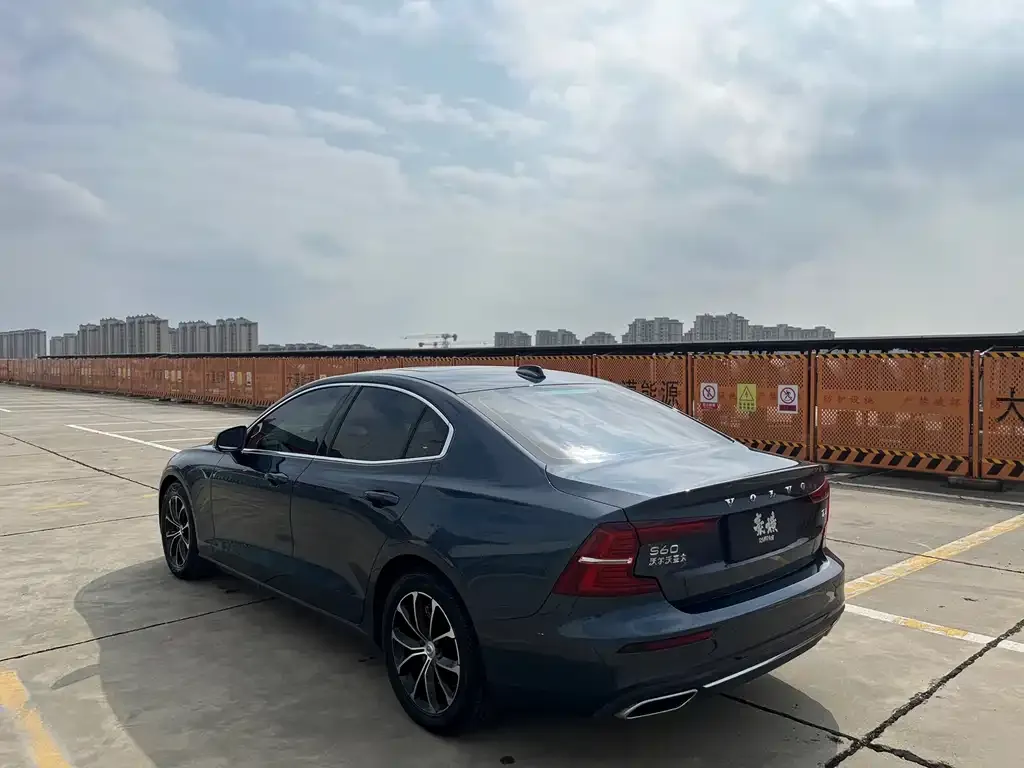 Volvo S60 2021 из CN, фото 4