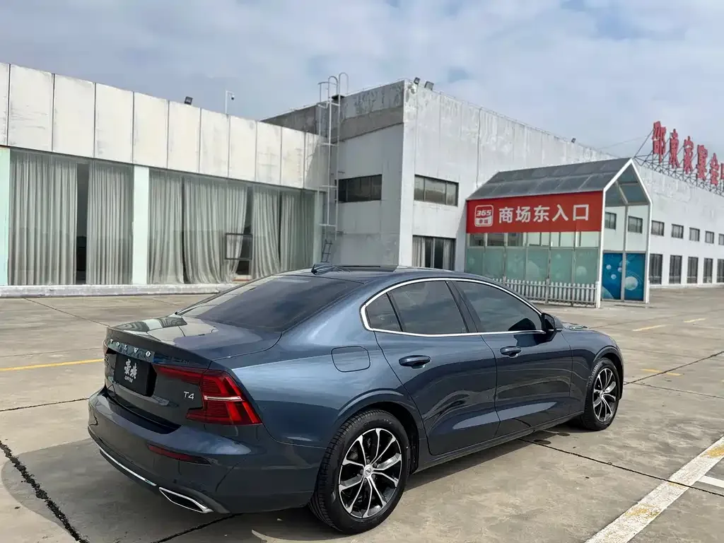 Volvo S60 2021 из CN, фото 6