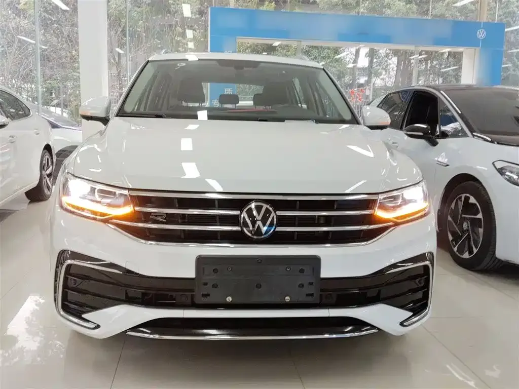 Volkswagen Tiguan L 2024 из CN, фото 3