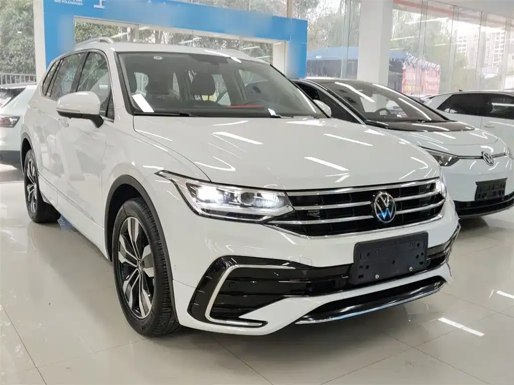 Volkswagen Tiguan L 2024 из CN, фото 4