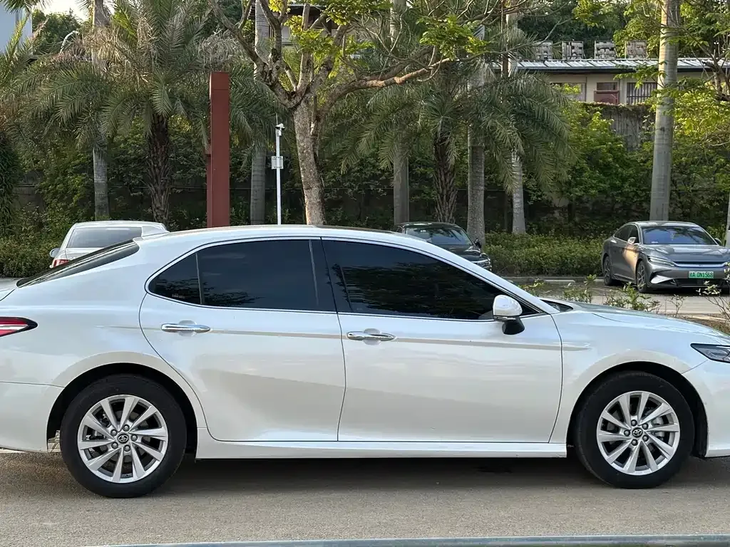 Toyota Camry 2023 из CN, фото 4