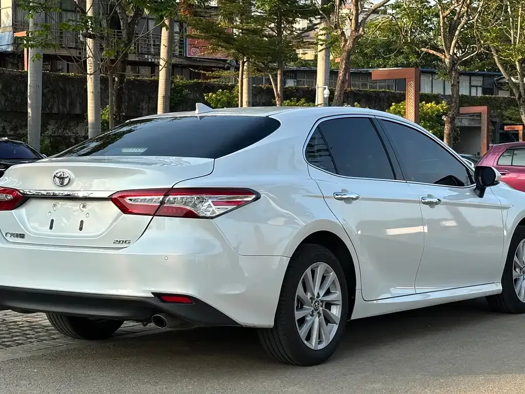 Toyota Camry 2023 из CN, фото 8