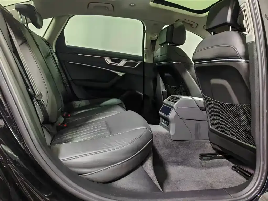 Audi A6L 2023 из CN, фото 6