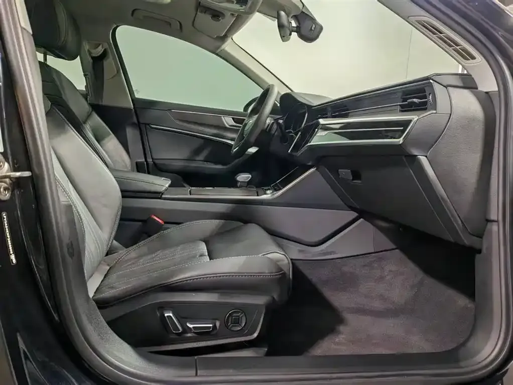 Audi A6L 2023 из CN, фото 7