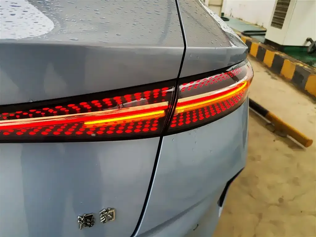 BYD Seal — фото 8